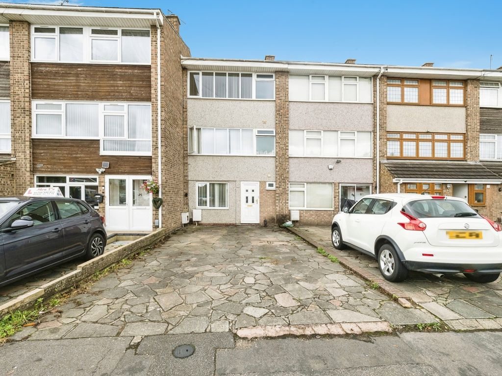 Five-bedroom house property photo 1