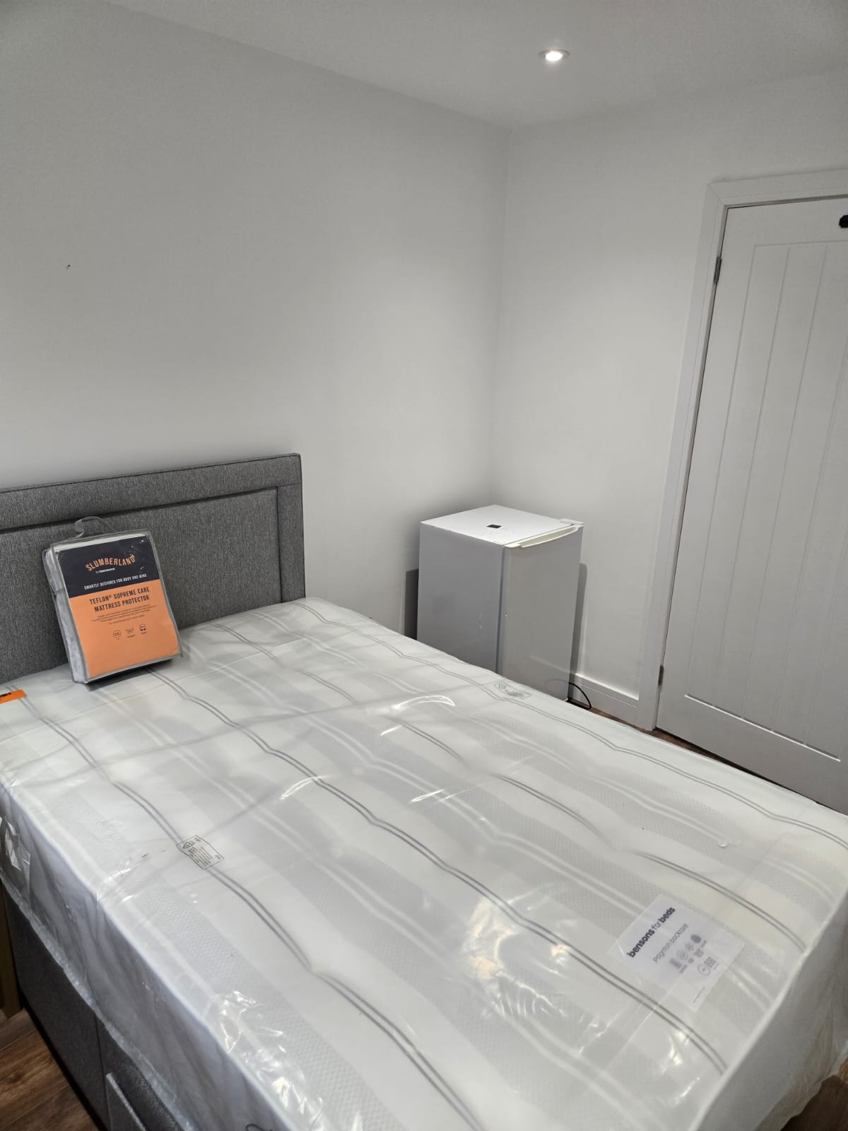 Hoyland Close property photo 1