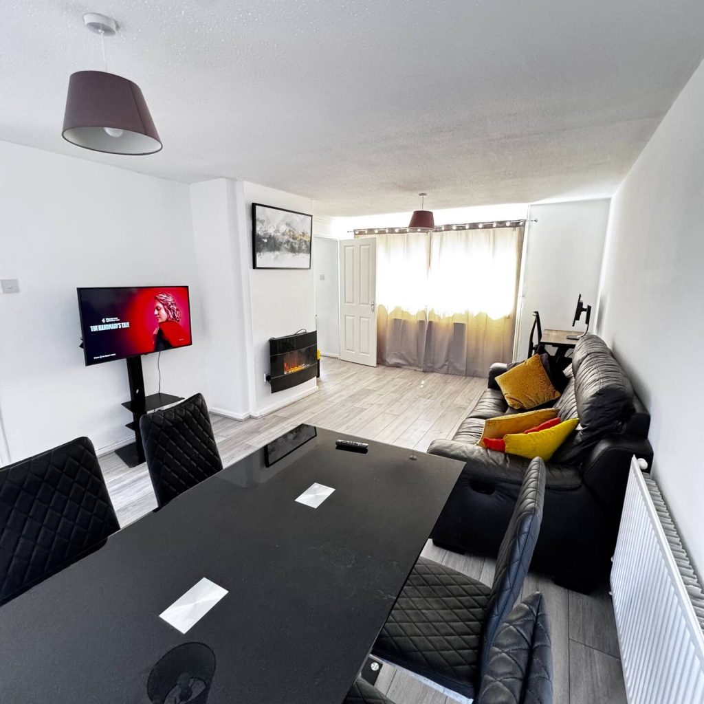 Lincoln Close property photo 5